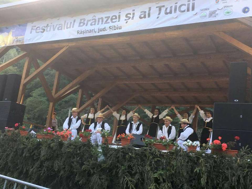 Pita de Pecica şi tradiţiile locale, promovate în judeţul Sibiu